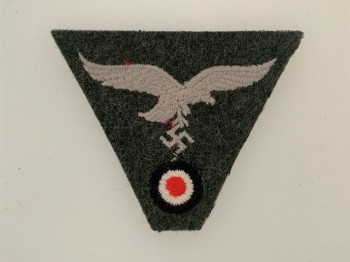 Luftwaffe Field Division enlisted man's combined M1943 trapezoid cap insignia