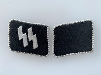 S.S. Officer's Rune wire collar patches