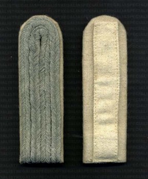 Army Infantry Officer's shoulder boards(Also LW Hermann Goring). Leutnant to Hauptmann.WHITE PIPED Army Infantry Officer's shoulder boards(Also LW Hermann Goring). Leutnant to Hauptmann.WHITE PIPED