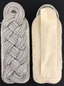 Army Infantry Officer's shoulder boards (Also LW Hermann Goring). Major to Oberst. WHITE PIPED Army Infantry Officer's shoulder boards (Also LW Hermann Goring). Major to Oberst. WHITE PIPED