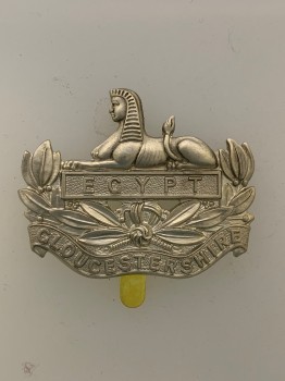 Gloucestershire Regiment metal cap badge