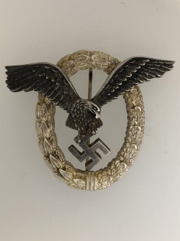Luftwaffe Pilots  Badge. ORIGINAL QUALITY- B & N L
