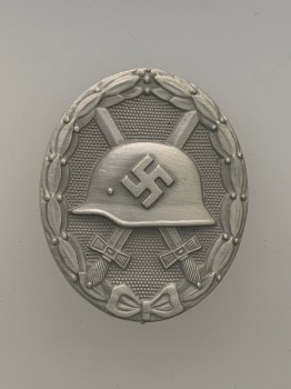 1939 WWII Wound Badge in Silver
