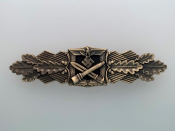 Army Close Combat Clasp in Bronze