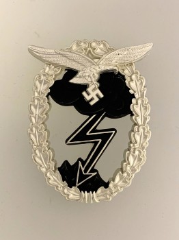 Luftwaffe Ground Assault Badge. Silver finish.
