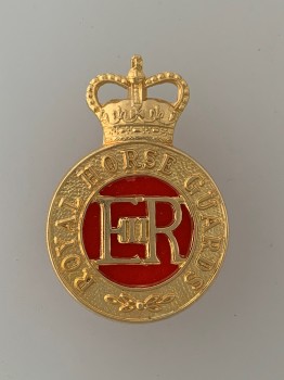 Royal Horse Guards metal cap badge. Queens Crown issue.