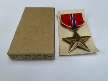 GENUINE 1944 WW2 BOXED U.S. Bronze Star medal HOAG