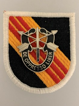 U.S. Army 5th SPECIAL FORCES Enamel Crest on Cloth Flash