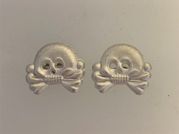 Panzer metal collar skulls